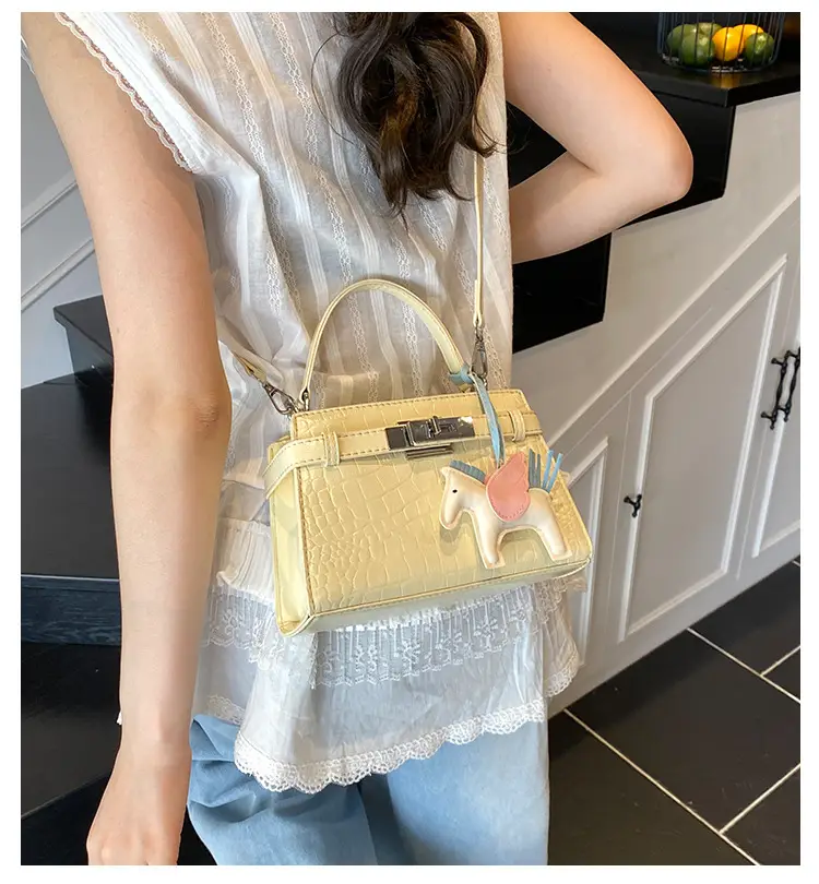 Elegant Croc Leather Shoulder Bag for Women White — feature 1