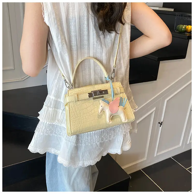 Elegant Croc Leather Shoulder Bag for Women White — feature 23