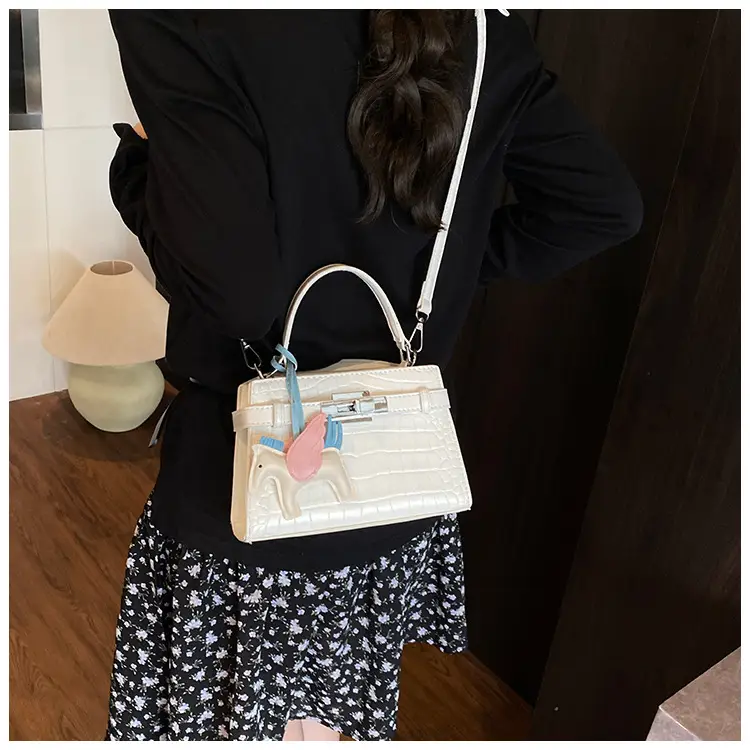 Elegant Croc Leather Shoulder Bag for Women White — feature 28