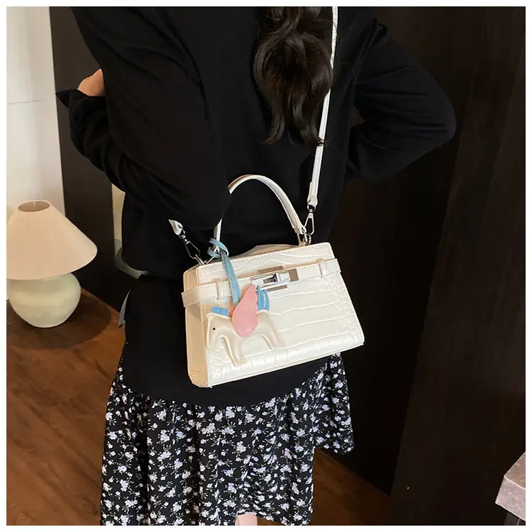 Elegant Croc Leather Shoulder Bag for Women White — feature 29