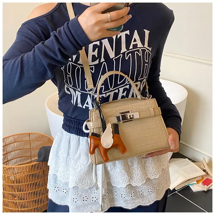 Elegant Croc Leather Shoulder Bag for Women White — feature 34