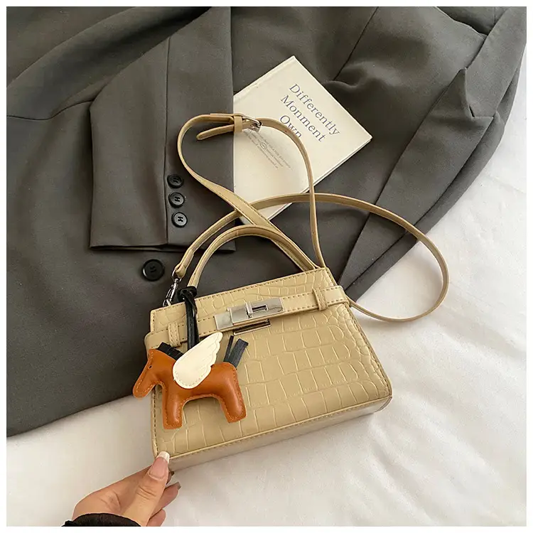 Elegant Croc Leather Shoulder Bag for Women White - Image 4