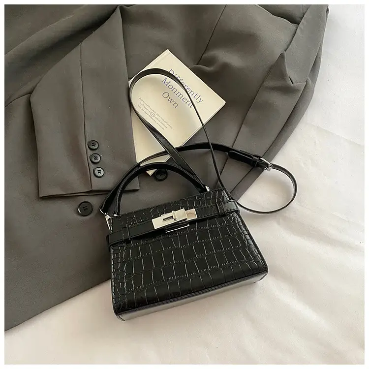 Elegant Croc Leather Shoulder Bag for Women White - Image 9