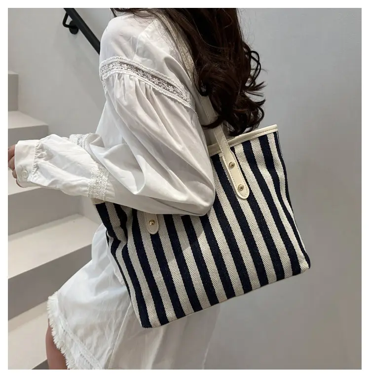 Women Korean Style Striped Canvas Shoulder Bag 2025 — feature 11