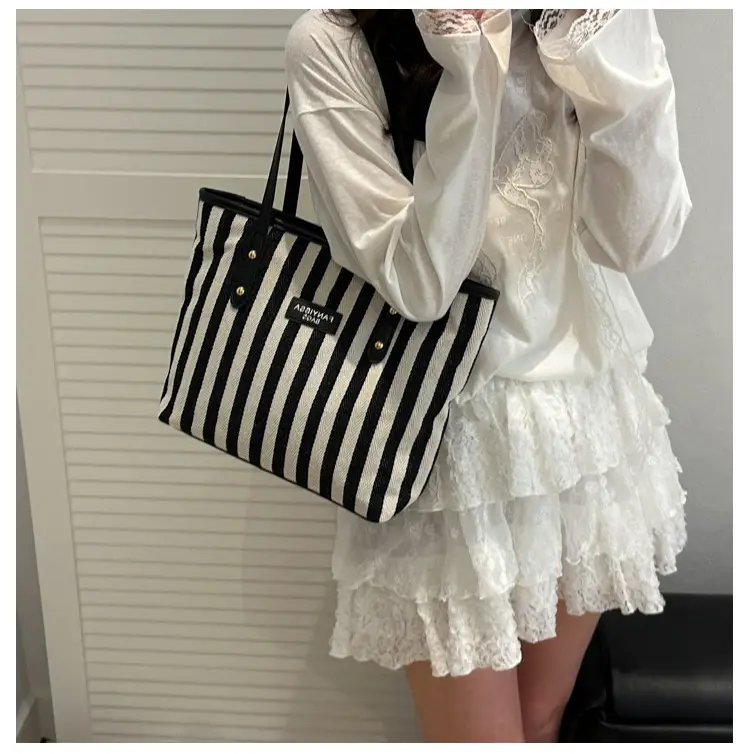 Women Korean Style Striped Canvas Shoulder Bag 2025 — feature 17