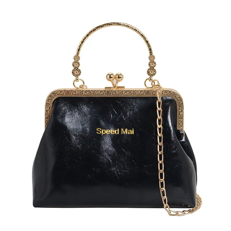 Elegant Red Chain Shoulder Bag for Women - Image 8