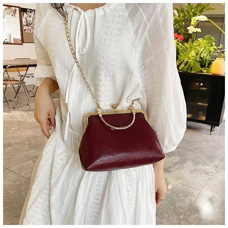 Elegant Red Chain Shoulder Bag for Women — feature 24