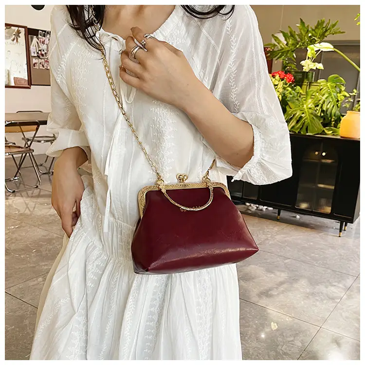 Elegant Red Chain Shoulder Bag for Women — feature 25