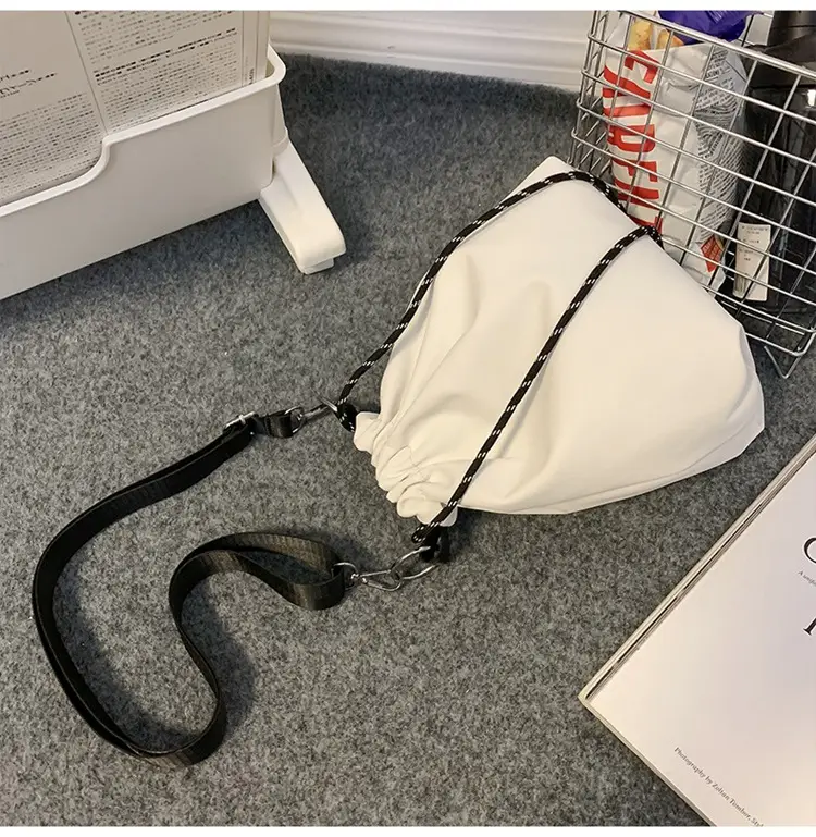 Japanese Style Men's Crossbody Bag White Black — feature 16