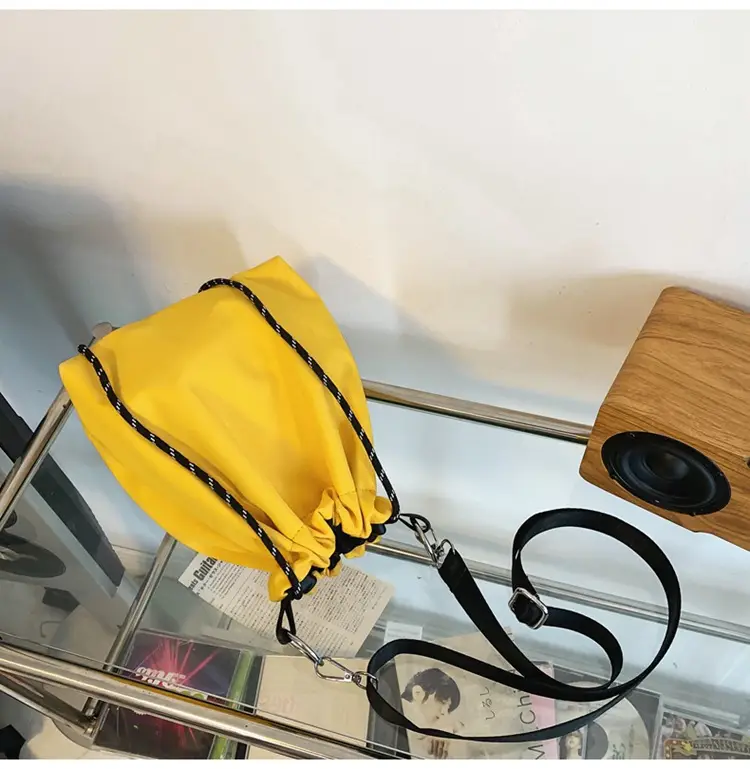 Japanese Style Men's Crossbody Bag White Black — feature 18