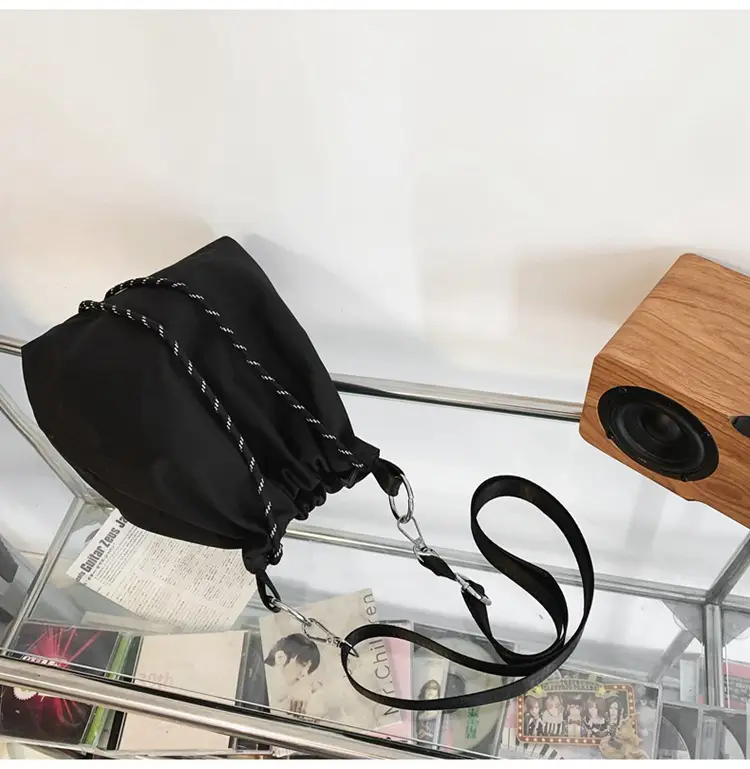 Japanese Style Men's Crossbody Bag White Black — feature 22