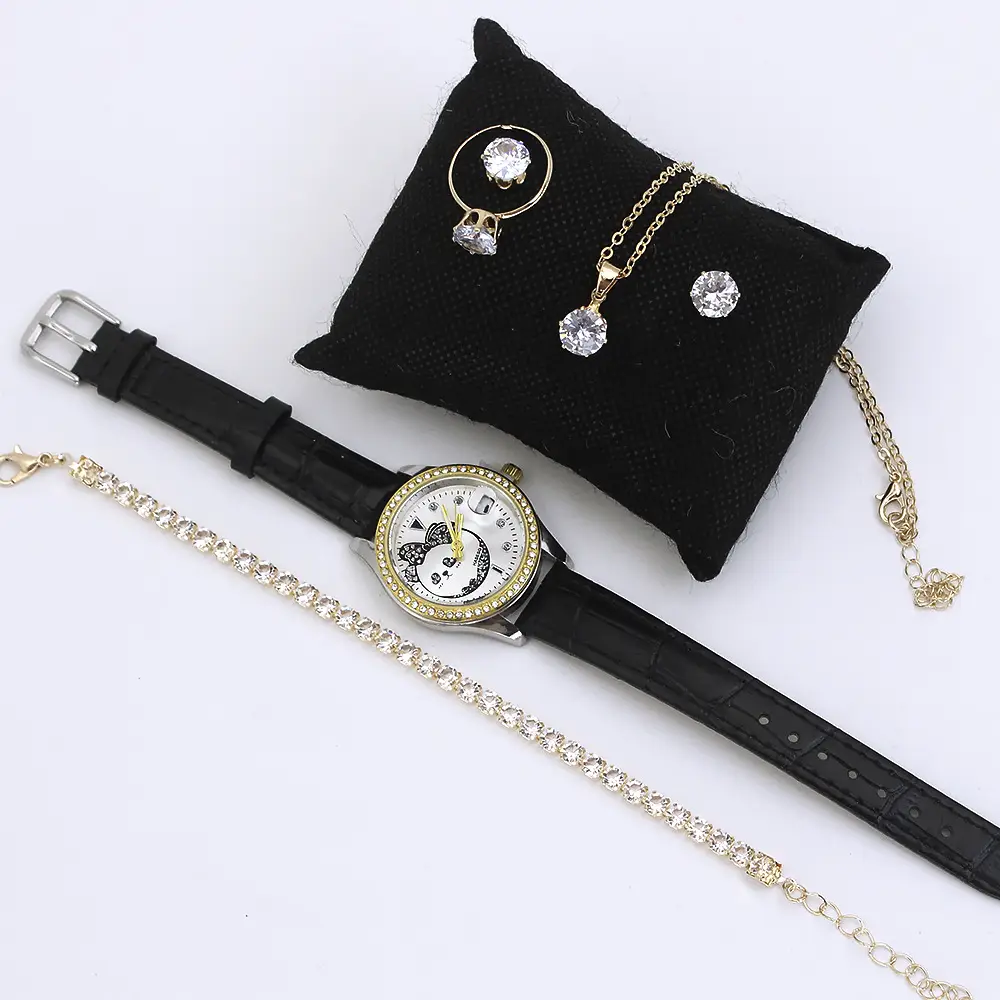 Women's Quartz Watch with Green Strap & Diamond Accessories — feature 17
