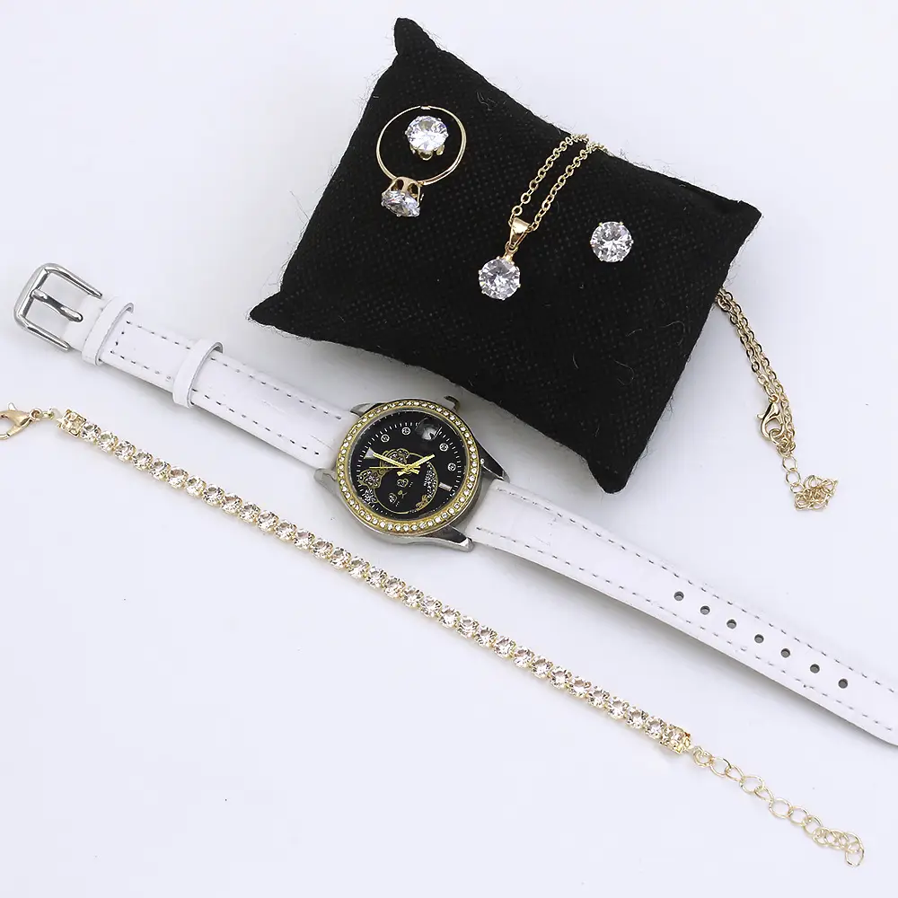 Women's Quartz Watch with Green Strap & Diamond Accessories — feature 18