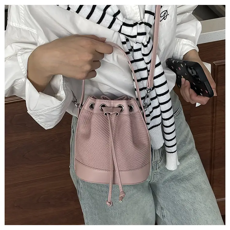 White Retro Bucket Bag for Women Shoulder Carry — feature 16