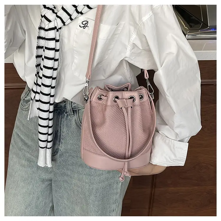 White Retro Bucket Bag for Women Shoulder Carry — feature 17
