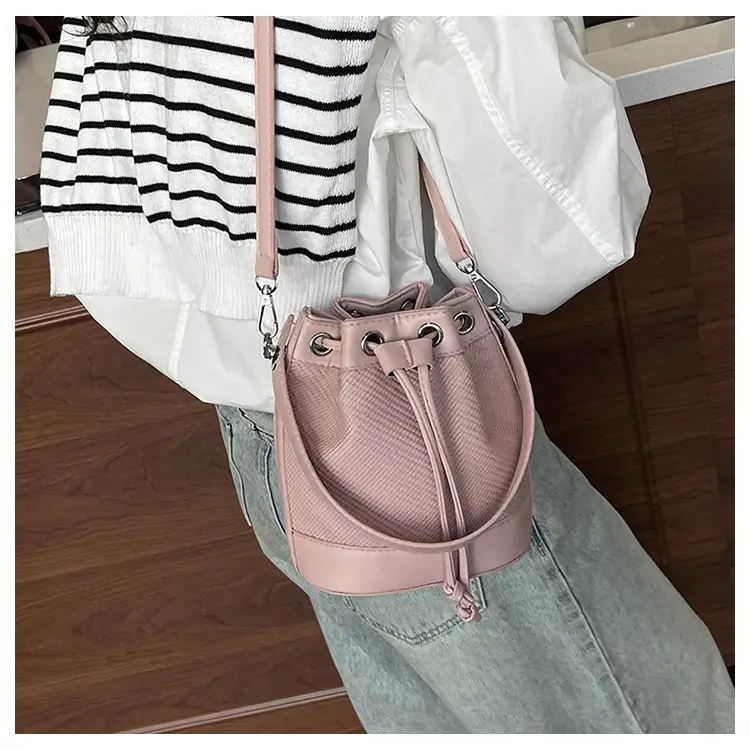 White Retro Bucket Bag for Women Shoulder Carry — feature 18