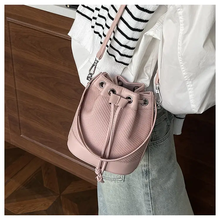 White Retro Bucket Bag for Women Shoulder Carry — feature 19