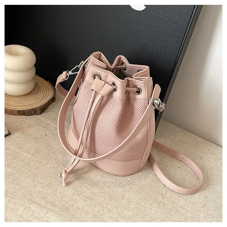 White Retro Bucket Bag for Women Shoulder Carry — feature 34