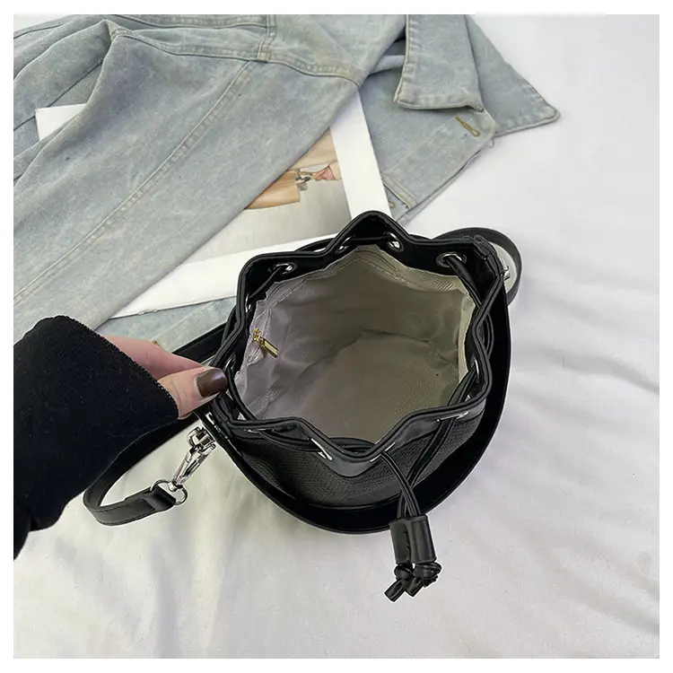White Retro Bucket Bag for Women Shoulder Carry — feature 45