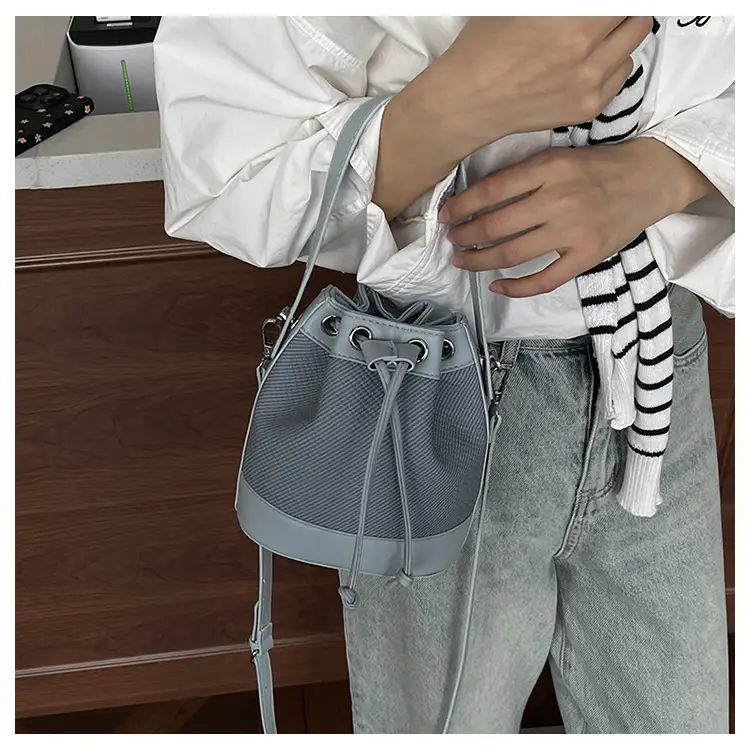 White Retro Bucket Bag for Women Shoulder Carry — feature 8