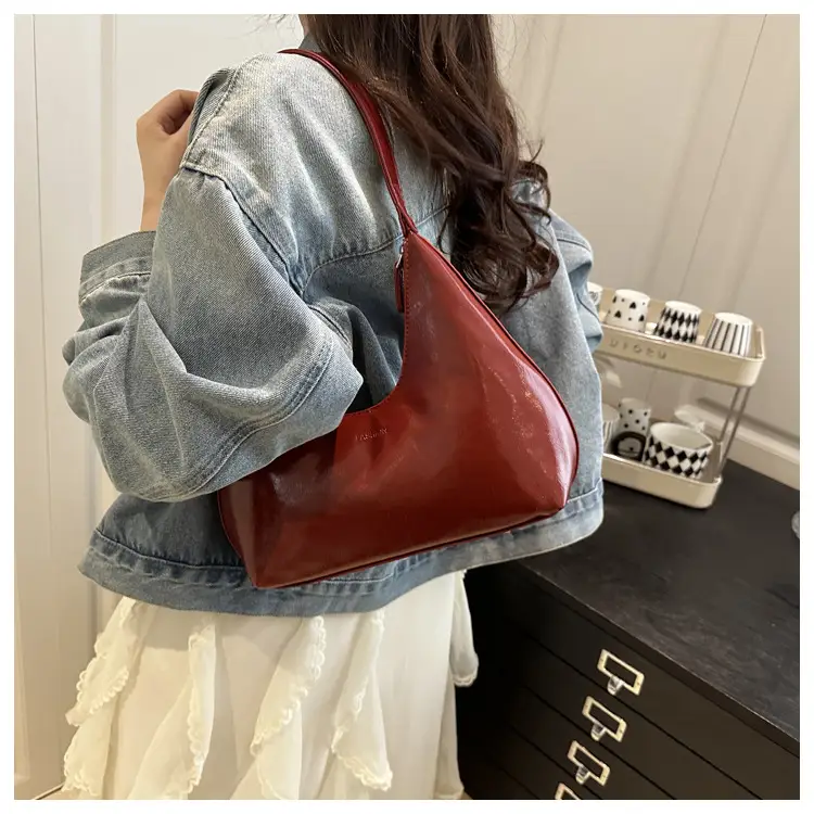 White Textured Shoulder Bag for Women 2025 — feature 8