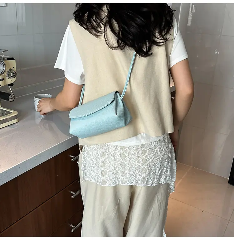 Black Leather Square Phone Bag for Women 2026 — feature 20