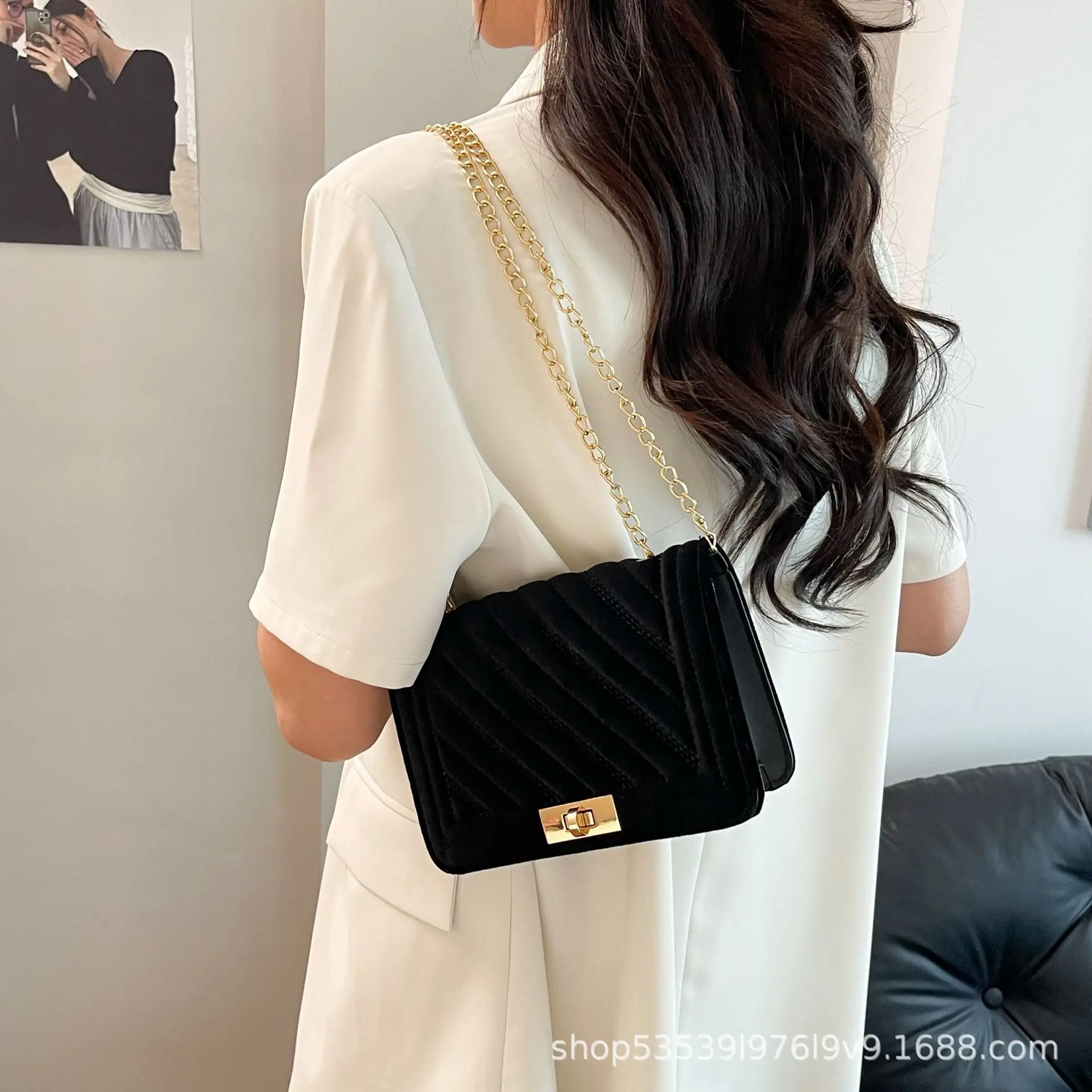 Golden Embroidered Chain Crossbody Bag for Women - Image 7