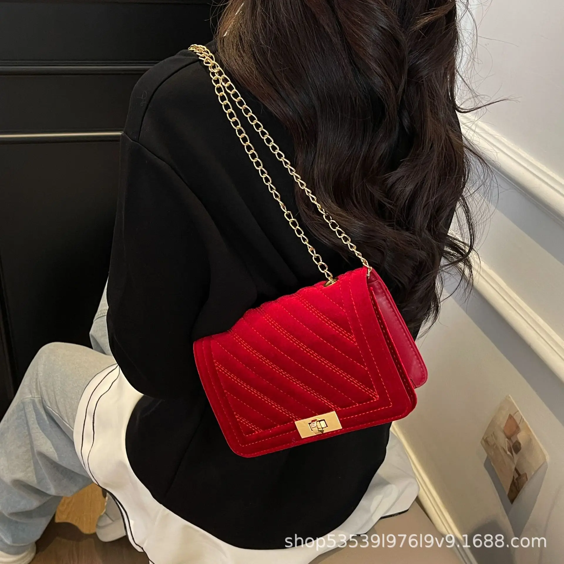 Golden Embroidered Chain Crossbody Bag for Women — feature 14