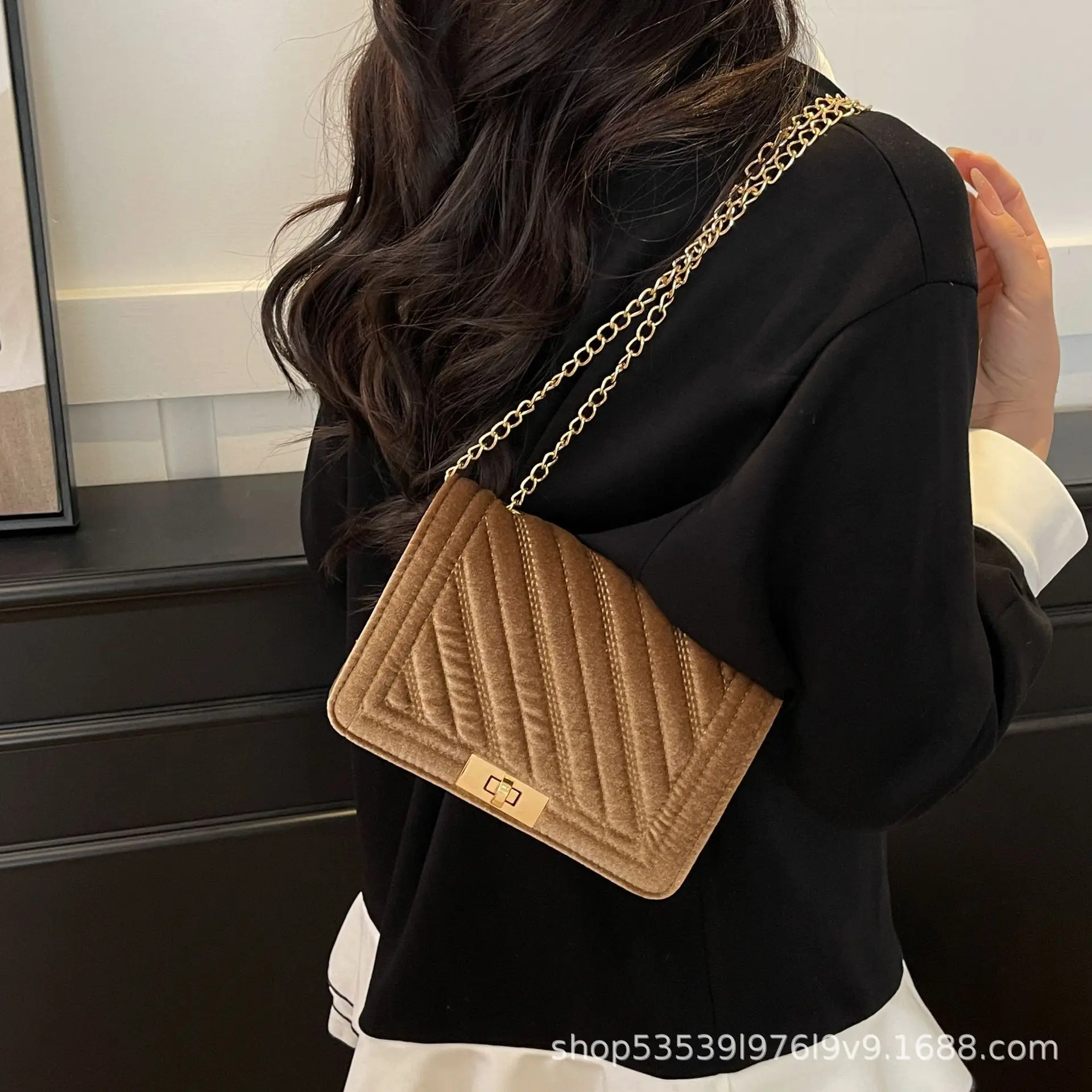 Golden Embroidered Chain Crossbody Bag for Women — feature 19