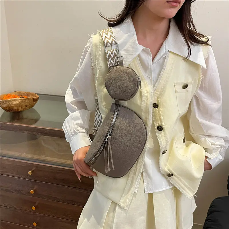 Women's Lightweight Crossbody Bag with Wide Strap - Image 6