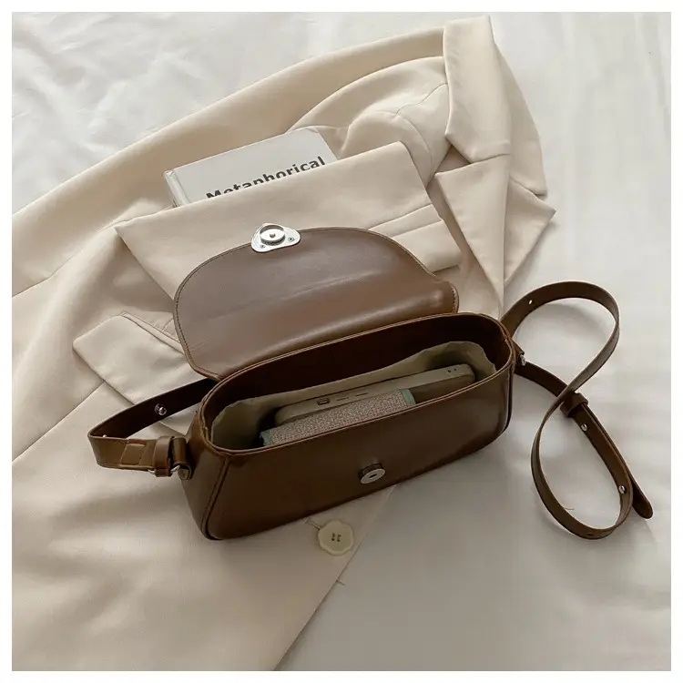 New Women's Beige Magnetic Buckle Shoulder Bag — feature 23