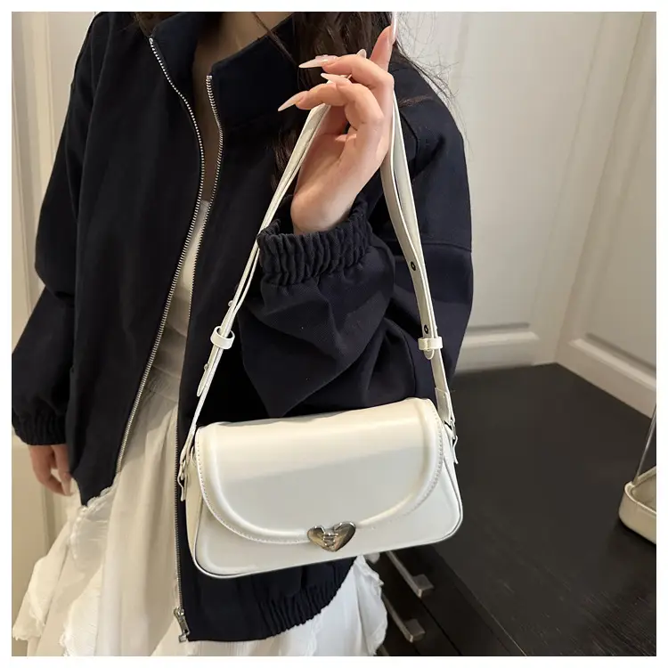 New Women's Beige Magnetic Buckle Shoulder Bag — feature 7
