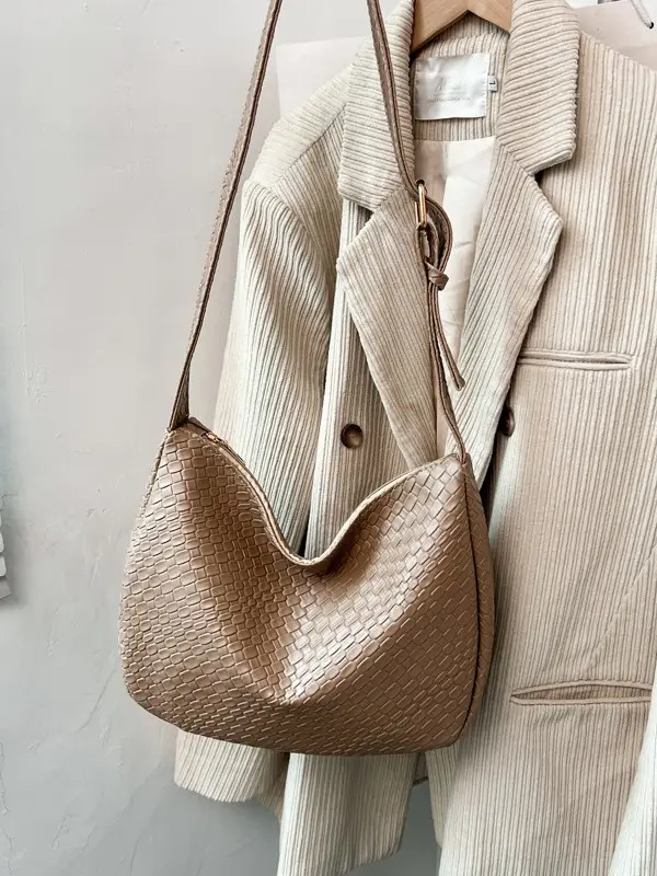 Black Croc-Textured Crossbody Bag for Women - Image 7