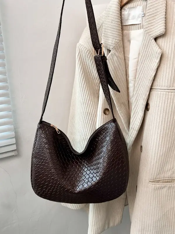 Black Croc-Textured Crossbody Bag for Women - Image 8