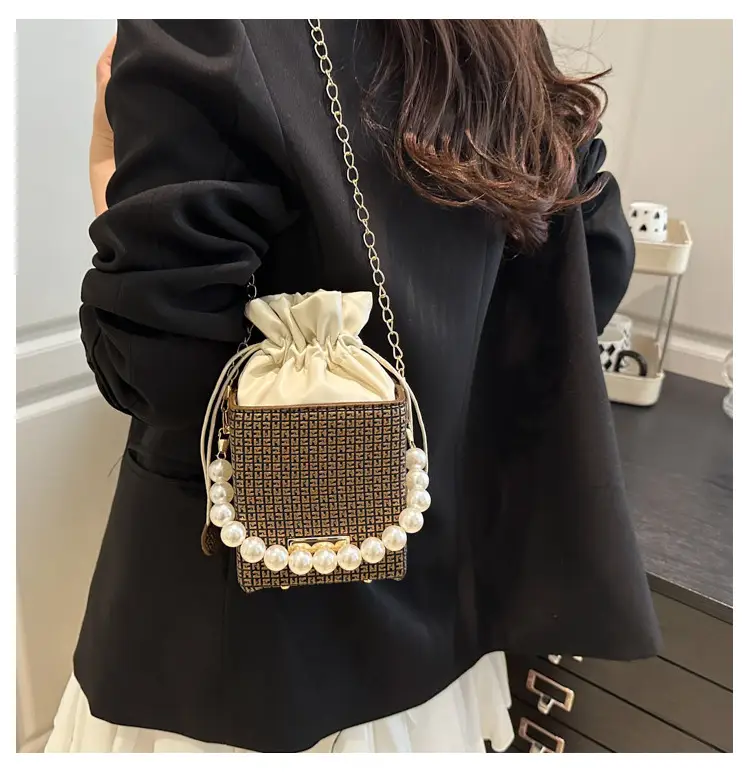 Luxury French Pearl Chain Satchel Bag for Women — feature 11