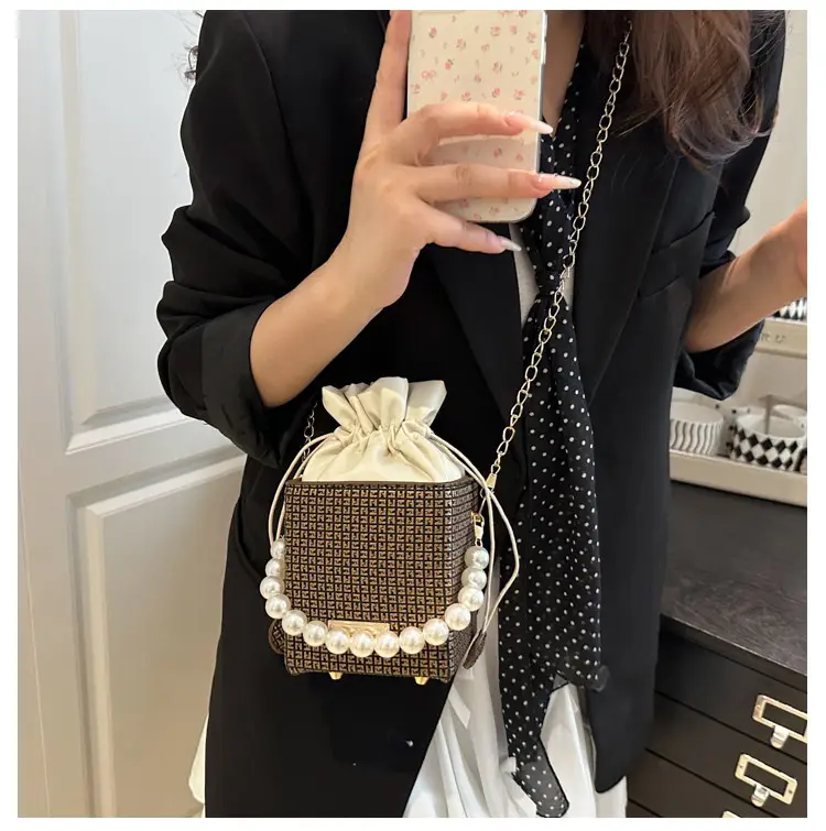 Luxury French Pearl Chain Satchel Bag for Women — feature 13