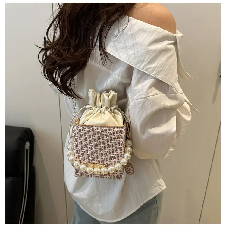 Luxury French Pearl Chain Satchel Bag for Women — feature 15