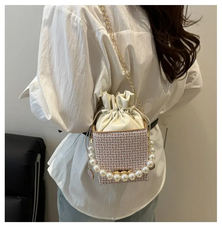Luxury French Pearl Chain Satchel Bag for Women — feature 16