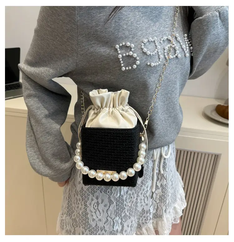 Luxury French Pearl Chain Satchel Bag for Women — feature 22