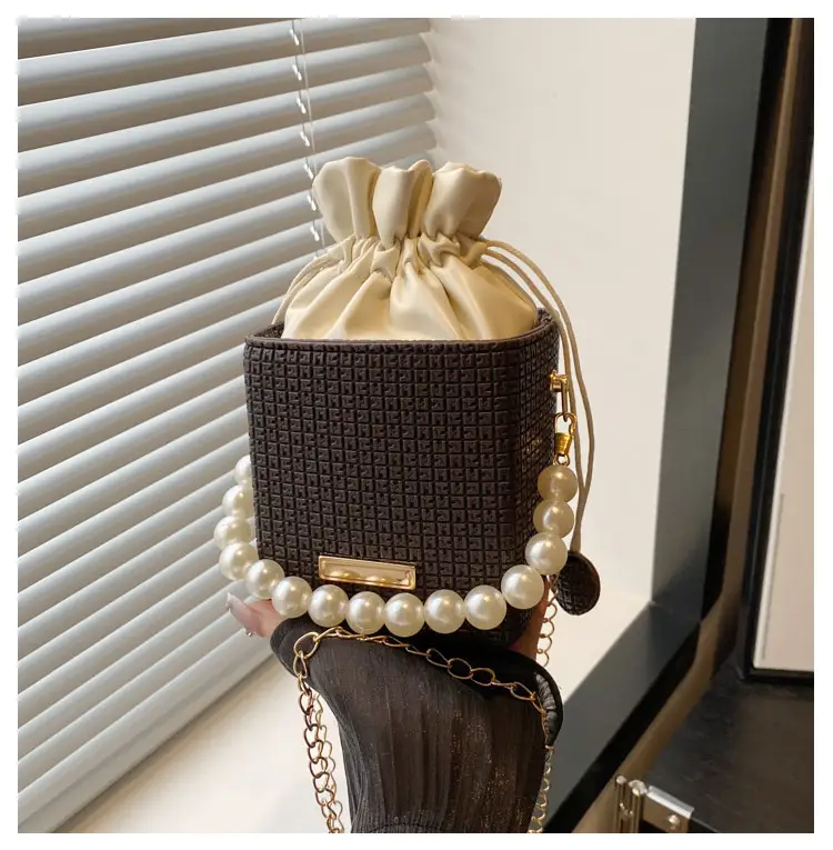 Luxury French Pearl Chain Satchel Bag for Women — feature 23