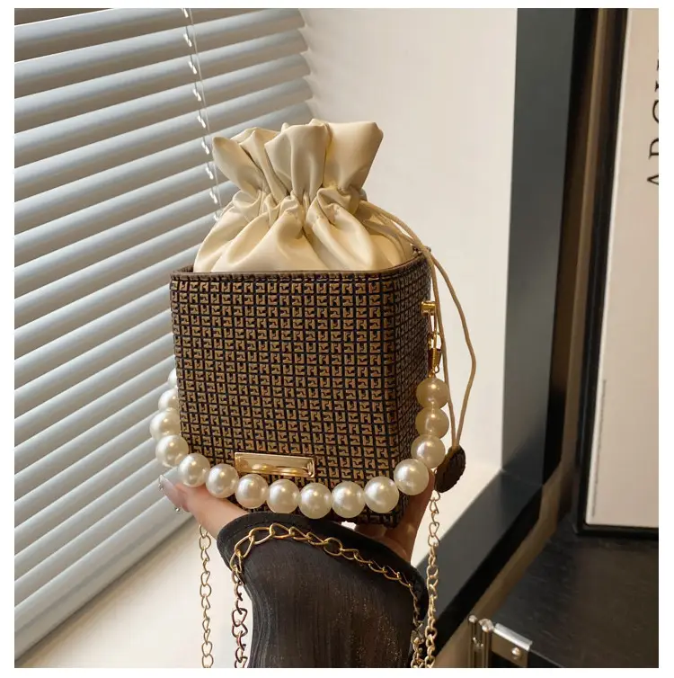 Luxury French Pearl Chain Satchel Bag for Women — feature 24
