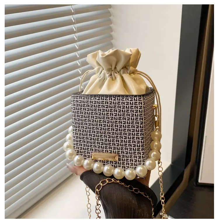 Luxury French Pearl Chain Satchel Bag for Women — feature 27