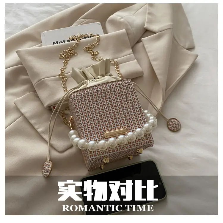 Luxury French Pearl Chain Satchel Bag for Women — feature 3