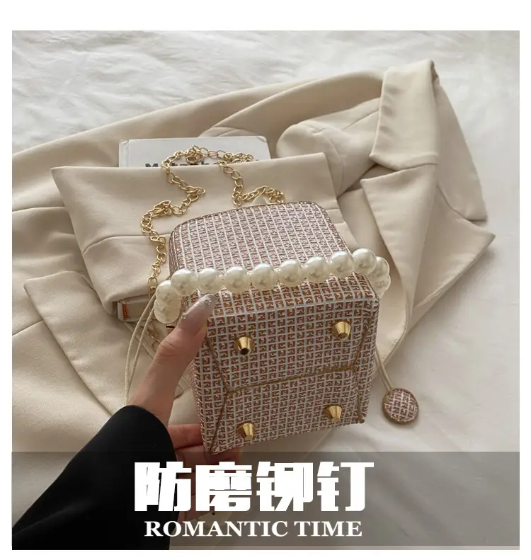 Luxury French Pearl Chain Satchel Bag for Women — feature 6