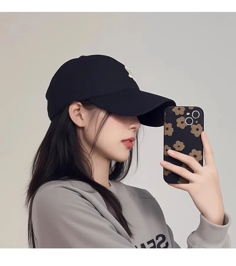 Women Face-Slimming Duckbill Cap with Wide Brim — feature 6
