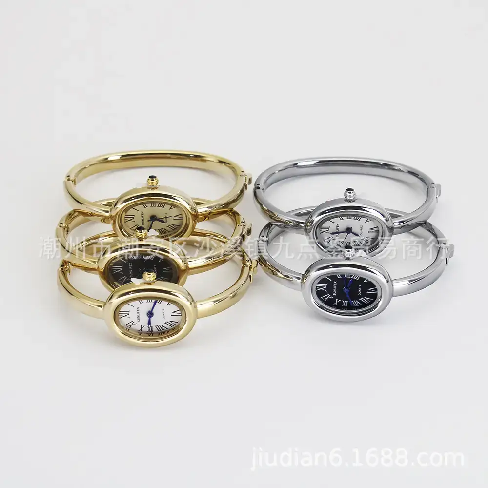 High-End Gold Watch for Women Compact Quartz — feature 4