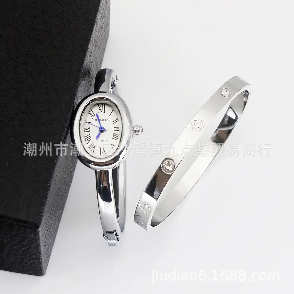 Gold Watch Set for Women Bracelet Compact Quartz Watch - Image 4