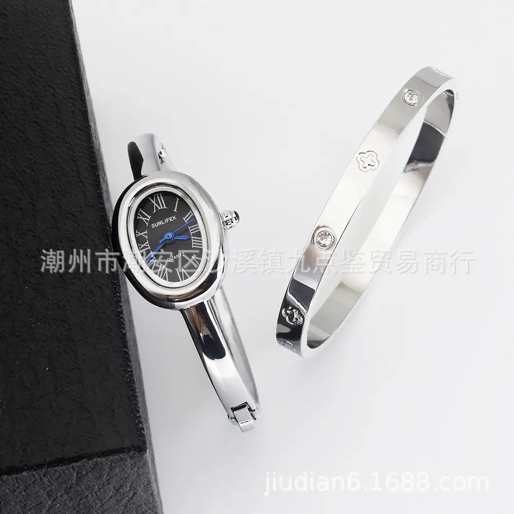 Gold Watch Set for Women Bracelet Compact Quartz Watch - Image 5
