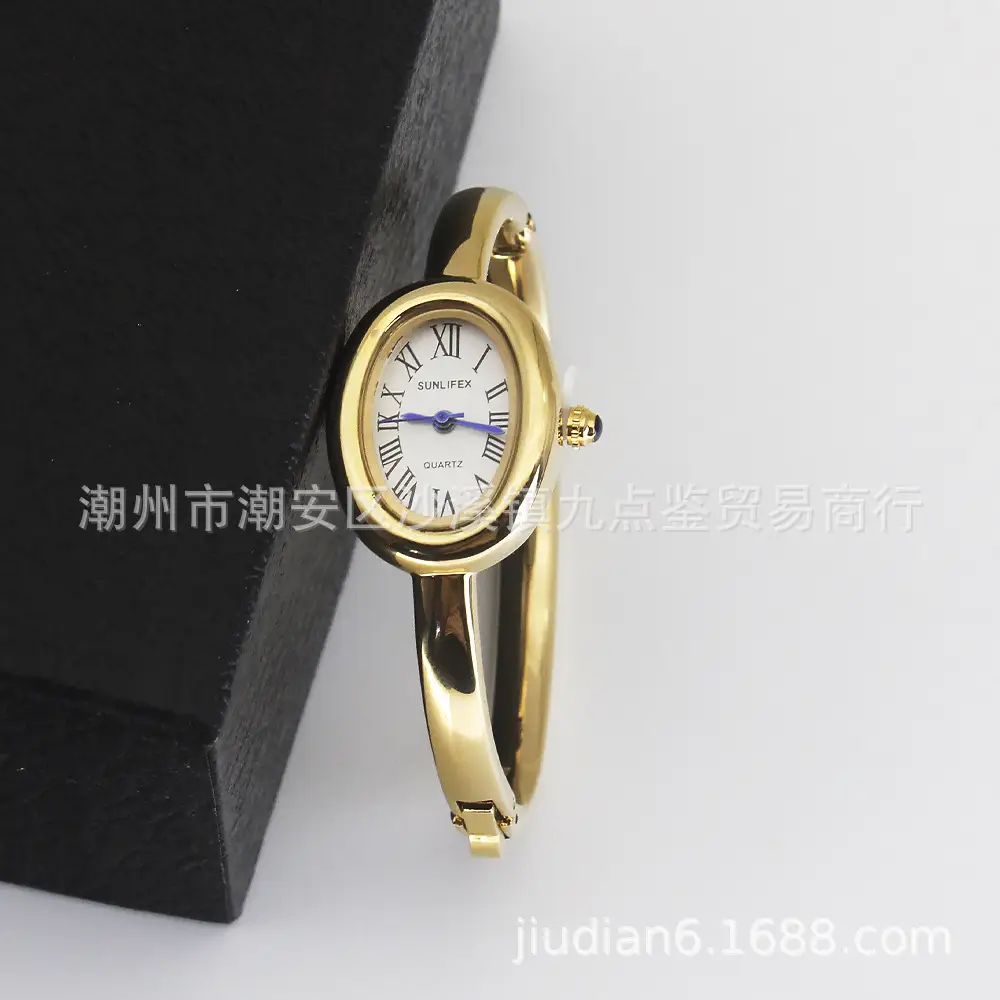 Gold Watch Set for Women Bracelet Compact Quartz Watch - Image 6