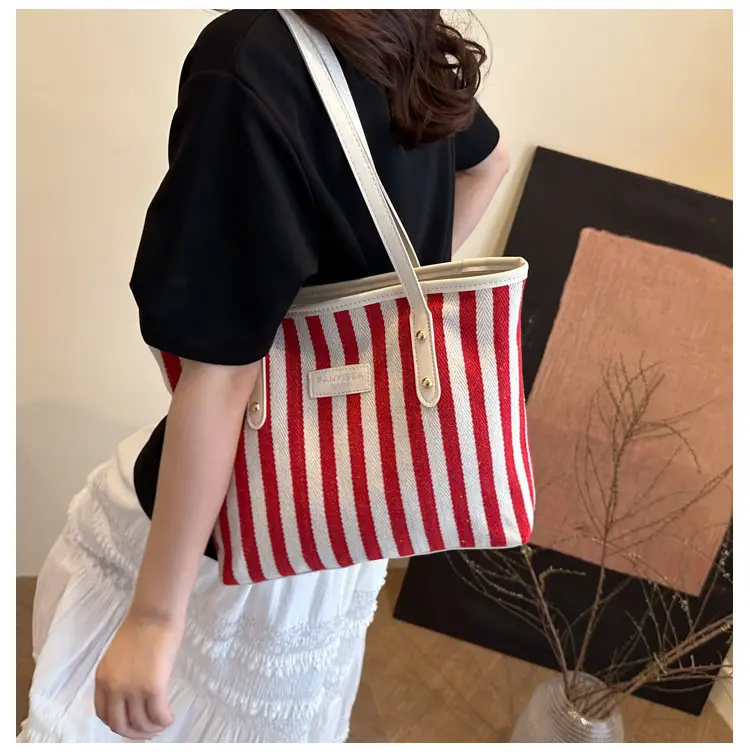 Striped Large Capacity Casual Tote Bag Black White 2025 — feature 11